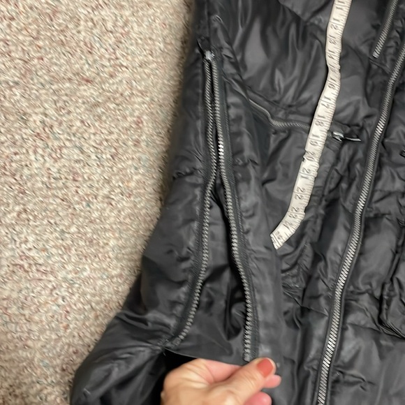 Derek lam puffer jacket with zip sides and 4 pocket front - Picture 7 of 12